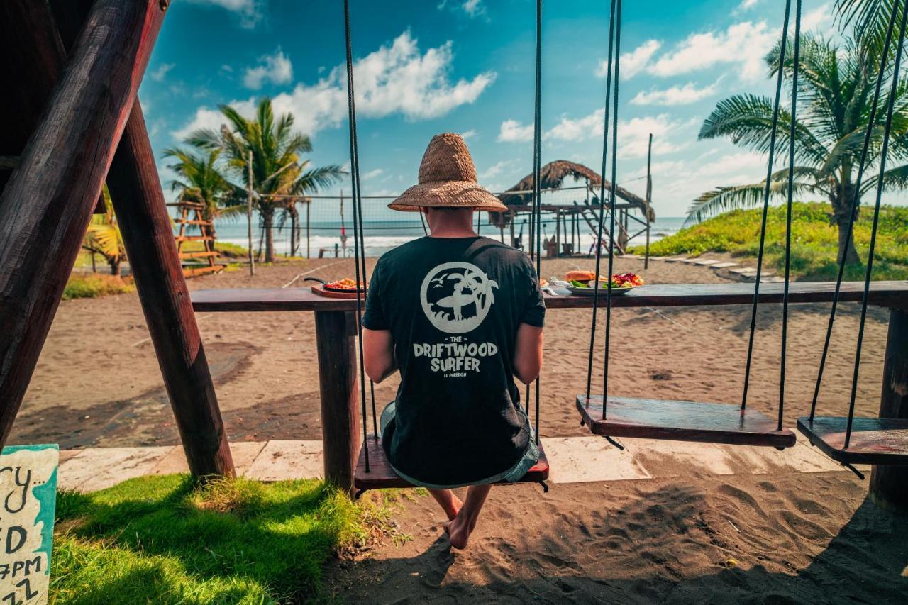 The Driftwood Surfer Beachfront Hostel / Restaurant / Bar, El Paredon El Paredón Buena Vista 외부 사진