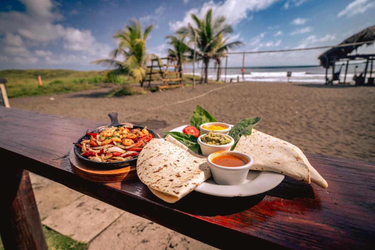 The Driftwood Surfer Beachfront Hostel / Restaurant / Bar, El Paredon El Paredón Buena Vista 외부 사진