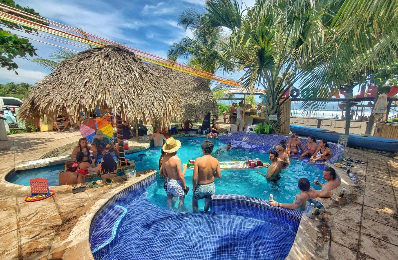 The Driftwood Surfer Beachfront Hostel / Restaurant / Bar, El Paredon El Paredón Buena Vista 외부 사진