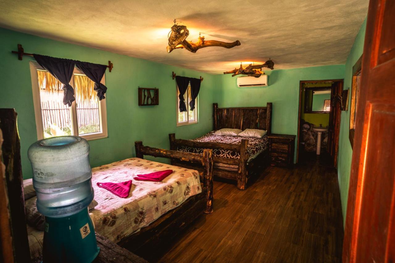 The Driftwood Surfer Beachfront Hostel / Restaurant / Bar, El Paredon El Paredón Buena Vista 외부 사진